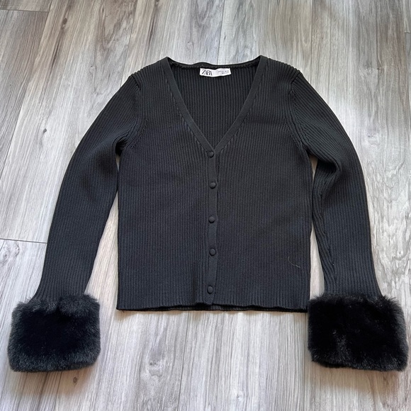 Zara Sweaters - ZARA Black Knit Sweater Cardigan with fur cuffs Size L